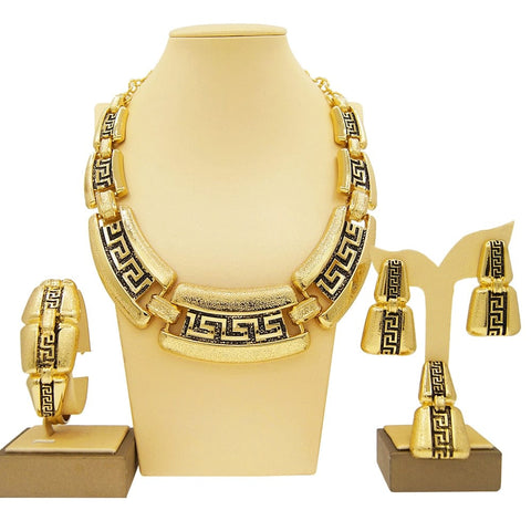 Clamanta Beauty Chaine ras de cou la féminité jusqu’au cou