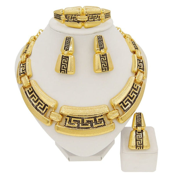 Clamanta Beauty Chaine ras de cou la féminité jusqu’au cou