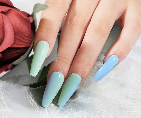 Clamanta Beauty  Kit de manucure kit manucure avec lampe uv avec lot de vernis à ongles